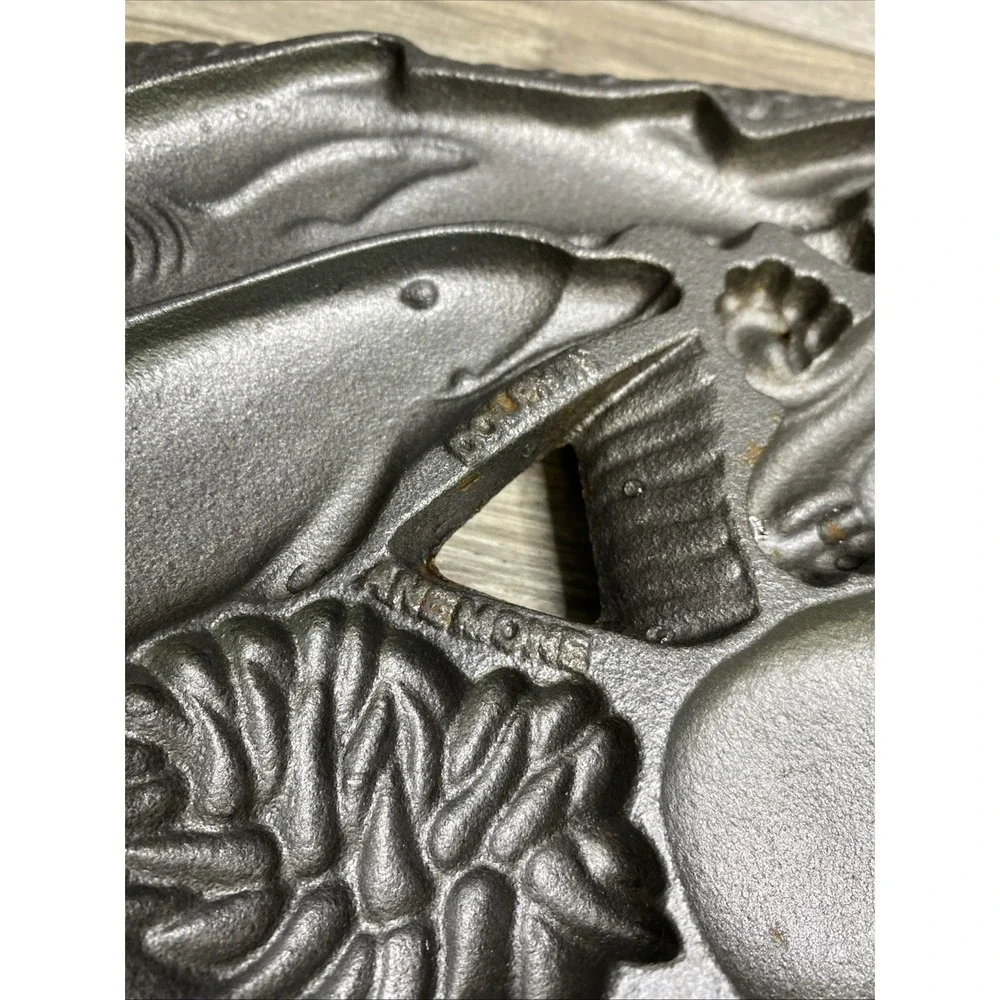 1989 John Wright Co Double Sided Cast Iron Sea Life Cookie Form Vintage